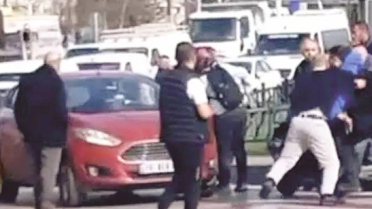 Trafikte Saldırı İçin Araçtan İnene Ceza Geldi mi? Yeni Düzenleme ve Muhtemel Yaptırımlar